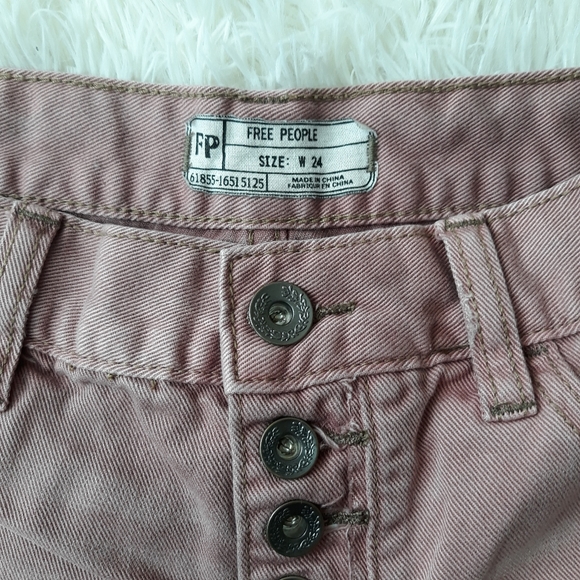 Free People Runaway Slouch Cut-Off Mauve Short - Picture 8 of 13